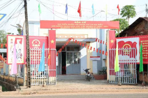 Xã Hưng Phước rực rỡ cờ hoa, sẵn sàng cho ngày hội bầu cử