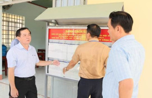 Lãnh đạo địa phương kiểm tra tiến độ chuẩn bị bầu cử và đẩy mạnh công tác tuyên truyền