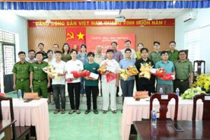 Xã Hưng Phước gặp mặt chiến sĩ hoàn thành nghĩa vụ Công an nhân dân trở về địa phương