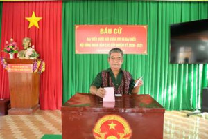 Xã Hưng Phước: 100% cử tri tham gia bỏ phiếu bầu đại biểu Quốc hội và HĐND các cấp