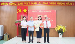 Đảng ủy xã Hưng Phước công bố quyết định điều động, bổ nhiệm cán bộ