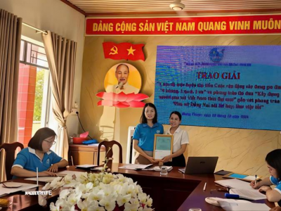 HỘI LHPN XÃ HƯNG PHƯỚC TRAO GIẢI CUỘC THI TRỰC TUYẾN TÌM HIỂU CUỘC VẬN ĐỘNG XÂY DỰNG GIA ĐÌNH “5 KHÔNG, 3 SẠCH, 3 AN” VÀ PHONG TRÀO THI ĐUA “XÂY DỰNG NGƯỜI PHỤ NỮ VIỆT NAM THỜI ĐẠI MỚI” GẮN VỚI PHONG TRÀO “PHỤ NỮ ĐỒNG NAI NÓI LỜI HAY, LÀM VIỆC TỐT”