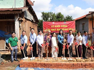 HƯNG PHƯỚC KHỞI CÔNG XÂY DỰNG 2 CĂN NHÀ ĐẠI ĐOÀN KẾT CHO HỘ...