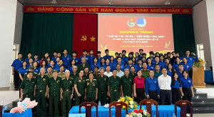 Nói chuyện chuyên đề cho hơn 300 đoàn viên thanh niên trên địa bàn xã Hưng Thịnh