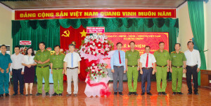 Xã Hưng Thịnh họp mặt kỷ niệm 80 năm Ngày truyền thống Công an nhân dân và 20 năm Ngày hội Toàn dân bảo vệ an ninh Tổ quốc