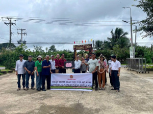 Đoàn công tác đi khảo sát, học tập mô hình trồng cây cacao năng suất cao tại Công ty cacao Trọng Đức và Tổ hợp tác cacao tại xã Định Quán