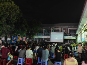 Khời động công chiếu phim "Mưa đỏ" đầu tiên tại Trường Mầm non Hoa Anh Đào