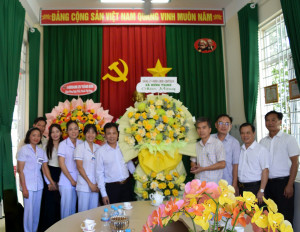 xã Hưng Thịnh: Thăm, chúc mừng Trạm Y tế xã nhân kỷ niệm 71 năm Ngày Thầy thuốc Việt Nam