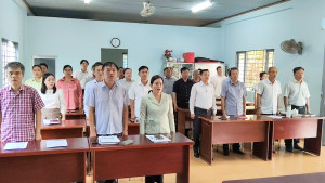 Đồng chí Nguyễn Thị Hồng Trang, TUV - Phó Trưởng Ban Tuyên giáo và Dân vận Tỉnh ủy và Lãnh đạo Đảng ủy xã Hưng Thịnh dự sinh hoạt Chi bộ ấp Nhân Hòa tháng 4/2026