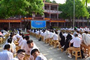 Hội CCB xã Hưng Thịnh phối hợp với Trường TH, THCS, THPT Trần Quốc Tuấn tổ chức buổi nói chuyện truyền thống
