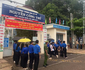 Công an xã Hưng Thịnh đã phối hợp cùng lực lượng thanh niên tình nguyện hỗ trợ kỳ thi tuyển sinh vào lớp 10 THPT năm học 2026 – 2027