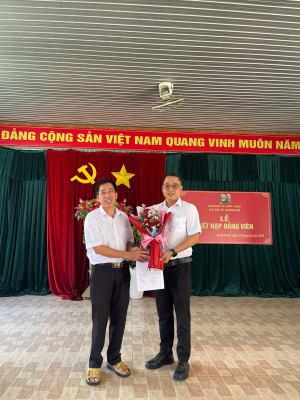 Chi bộ ấp Quảng Đà, xã Hưng Thịnh tổ chức Lễ kết nạp Đảng viên mới