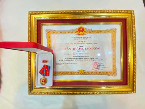 HỌC SINH TRƯỜNG  TH-THCS-THPT TRẦN QUỐC TUẤN VINH DỰ ĐƯỢC CHỦ TỊCH NƯỚC TRAO TẶNG HUÂN CHƯƠNG LAO ĐỘNG HẠNG NHẤT