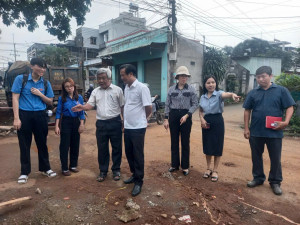 BAN THƯỜNG TRỰC ỦY BAN MTTQ VIỆT NAM XÃ HƯNG THỊNH KHẢO SÁT CÁC TUYẾN ĐƯỜNG TỰ QUẢN “SÁNG, XANH, SẠCH, ĐẸP” GIAI ĐOẠN 2026 – 2030