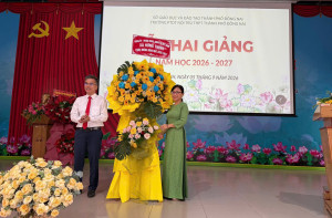 Lãnh đạo xã Hưng Thịnh tham dự Lễ khai giảng năm học...