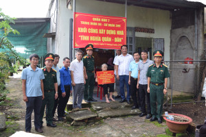 Trung đoàn 96, Sư đoàn 309, Quân khu 7 phối hợp với xã Hưng...