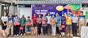 CÔNG TY TÀI TIẾN TRAO 120 PHẦN QUÀ TRUNG THU CHO NGƯỜI DÂN