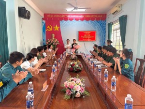 XÃ HƯNG THỊNH: BÀN GIAO CHỨC TRÁCH, NHIỆM VỤ CHÍNH TRỊ VIÊN...