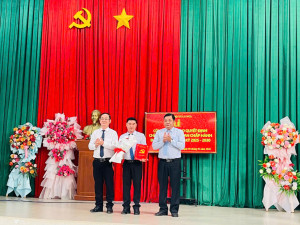 LỄ TRAO QUYẾT ĐỊNH CHỈ ĐỊNH BỔ SUNG BAN CHẤP HÀNH ĐẢNG BỘ XÃ LA NGÀ, NHIỆM KỲ 2025-2030