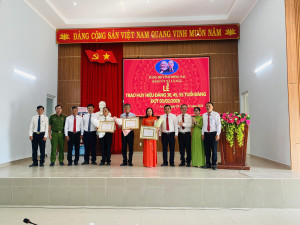 Đảng ủy xã La Ngà tổ chức Họp mặt kỷ niệm 96 năm Ngày thành lập Đảng Cộng sản Việt Nam (03/02/1930 - 03/02/2026); trao huy hiệu Đảng cho đảng viên 30, 45, 55 tuổi đảng đợt 3/2 và trao khen thưởng cho tổ chức đảng, đảng viên hoàn thành xuất sắc nhiệm