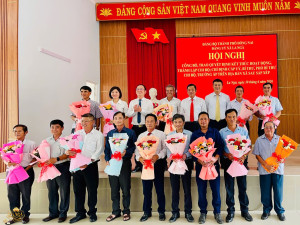 XÃ LA NGÀ CÔNG BỐ NGHỊ QUYẾT, QUYẾT ĐỊNH VỀ THÀNH LẬP, TỔ CHỨC LẠI CÁC ẤP