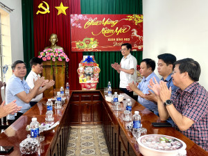 Sở Nông nghiệp và Môi trường tỉnh Đồng Nai thăm, chúc Tết xã Lộc Thạnh