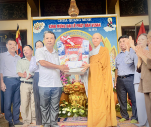 Lộc Thạnh thăm, chúc mừng cơ sở tôn giáo nhân Đại lễ Phật đản 2026