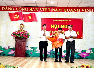 Đảng ủy xã Lộc Thạnh công bố quyết định về công tác cán bộ