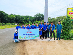 Đoàn xã Lộc Hưng ra quân Ngày Chủ nhật xanh