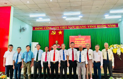 ĐẢNG ỦY XÃ LỘC HƯNG TỔ CHỨC LỄ TRAO TẶNG HUY HIỆU ĐẢNG ĐỢT 02/9/2025