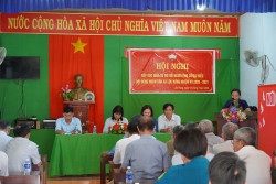 Các ứng cử viên đại biểu HĐND tiếp xúc cử tri trình bày chương trình hành động