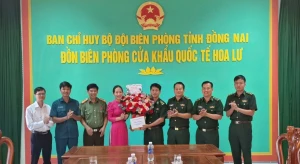 XÃ LỘC NINH TỔ CHỨC THĂM, CHÚC MỪNG CÁC ĐƠN VỊ QUÂN ĐỘI