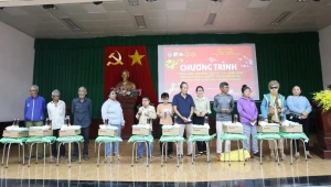 CHƯƠNG TRÌNH TRAO TẶNG QUÀ CHO ĐOÀN VIÊN, HỘI VIÊN,  NGƯỜI KHUYẾT TẬT VÀ NGƯỜI MÙ CÓ HOÀN CẢNH ĐẶC BIỆT  KHÓ KHĂN TRÊN ĐỊA BÀN XÃ