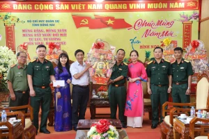 LÃNH ĐẠO XÃ LỘC NINH THĂM CHÚC TẾT CÁC ĐƠN VỊ LỰC LƯỢNG VŨ...