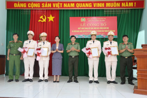 CÔNG BỐ QUYẾT ĐỊNH THĂNG CẤP HÀM, NÂNG BẬC LƯƠNG  LỰC LƯỢNG CÔNG AN PHƯỜNG