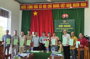 RA MẮT CÂU LẠC BỘ “NÔNG DÂN BẢO VỆ MÔI TRƯỜNG”  KHU PHỐ NINH THÀNH