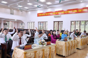 HỘI ĐỒNG NHÂN DÂN PHƯỜNG LỘC NINH TỔ CHỨC  KỲ HỌP THỨ TƯ KHÓA I