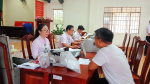 Phòng Giao dịch Ngân hàng Chính sách xã hội Lộc Ninh đã tổ chức phiên giao dịch định kỳ