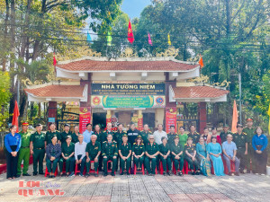 Ban Liên lạc truyền thống Quân y Miền (B2) - Quân khu 7 dâng hương tri ân