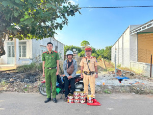 Phát hiện 1 thanh niên vận chuyển 16kg pháo nổ