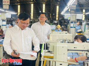 Chủ tịch UBND xã Lộc Quang làm việc với Công ty TNHH Beesco Vina