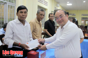 Lộc Quang: Gặp mặt chức sắc, chức việc các cơ sở tôn giáo,...