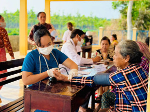Lộc Quang: Khám sức khỏe định kỳ, sàng lọc miễn phí cho...