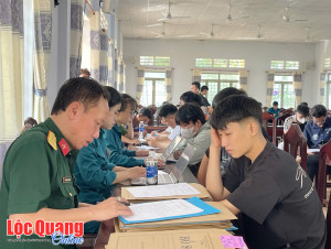 Lộc Quang: Khám sơ tuyển sức khỏe cho công dân thực hiện...