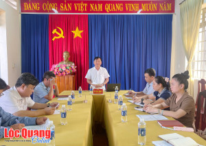 Chủ tịch UBND xã Lộc Quang làm việc với Trung tâm Dịch vụ...