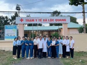 Chủ tịch UBND xã Lộc Quang thăm, làm việc với Trạm Y tế xã
