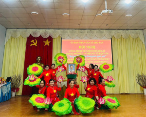 UBND XÃ LỘC TẤN TỔ CHỨC HỘI NGHỊ CÔNG BỐ THÀNH LẬP TRANG THÔNG TIN ĐIỆN TỬ VÀ SÁP NHẬP CÁC TỔ CHỨC HỘI