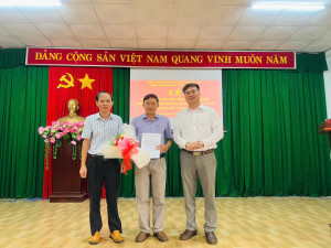 HỘI NÔNG DÂN XÃ LỘC TẤN: CÔNG BỐ QUYẾT ĐỊNH CHỈ ĐỊNH CHỦ TỊCH HỘI NÔNG DÂN XÃ LỘC TẤN NHIỆM KỲ 2023 - 2028