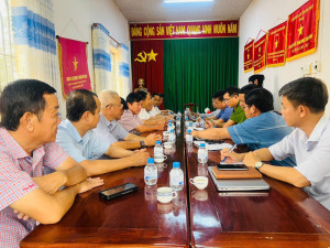 UBND XÃ LỘC TẤN LÀM VIỆC VỚI CÔNG TY TNHH MTV CAO SU LỘC NINH VỀ KẾ HOẠCH PHỐI HỢP PHÁT TRIỂN KINH TẾ - VĂN HÓA - XÃ HỘI VÀ BẢO ĐẢM AN NINH TRẬT TỰ