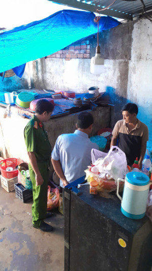 XÃ LỘC TẤN TĂNG CƯỜNG KIỂM TRA VỆ SINH AN TOÀN  THỰC PHẨM